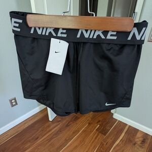 Nike Dri-Fit Swoosh Drawstring  Training Shorts Size Medium Nwt ❤️